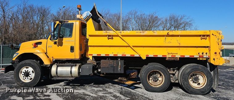 image for item EJ5882 2006 International 7400 dump truck
