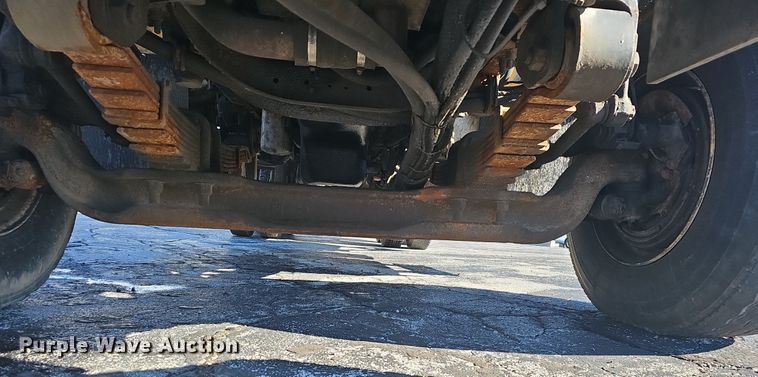 image for item EJ5882 2006 International 7400 dump truck