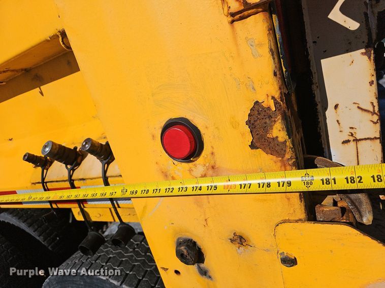 image for item EJ5882 2006 International 7400 dump truck