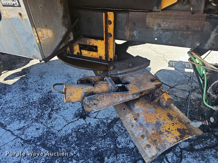 image for item EJ5882 2006 International 7400 dump truck