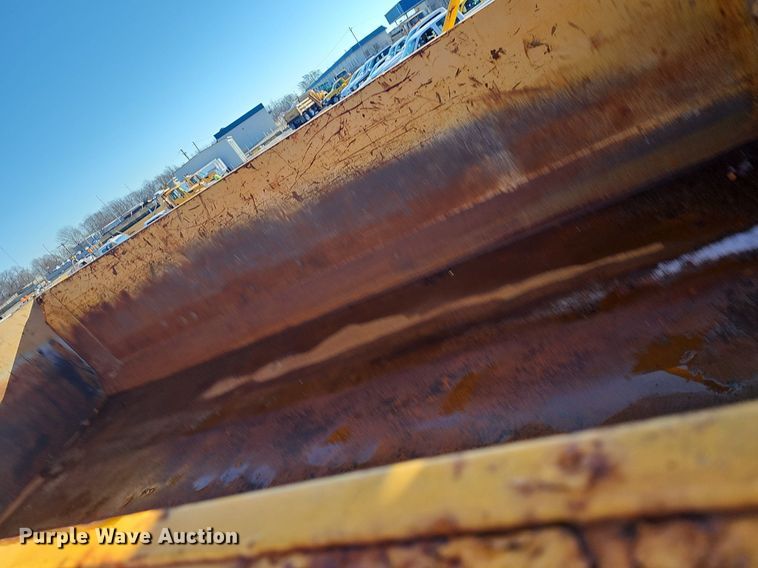 image for item EJ5882 2006 International 7400 dump truck