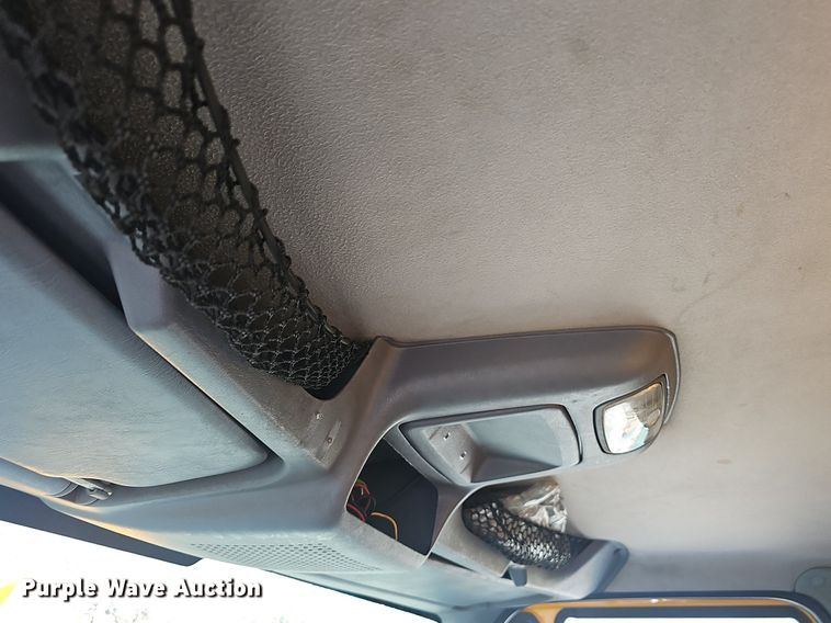 image for item EJ5882 2006 International 7400 dump truck