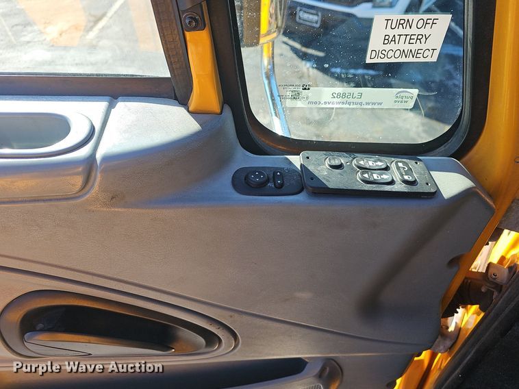 image for item EJ5882 2006 International 7400 dump truck