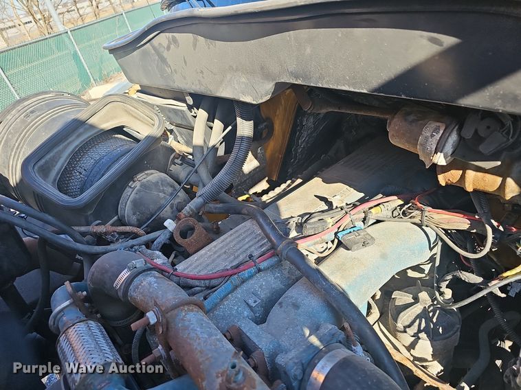 image for item EJ5882 2006 International 7400 dump truck