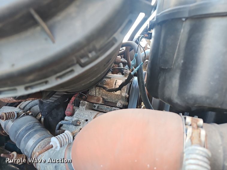 image for item EJ5882 2006 International 7400 dump truck