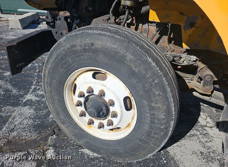 image for item EJ5882 2006 International 7400 dump truck