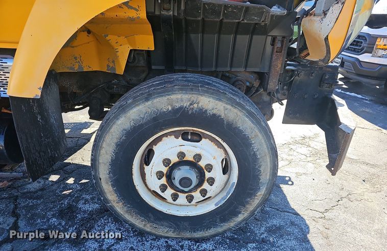 image for item EJ5882 2006 International 7400 dump truck