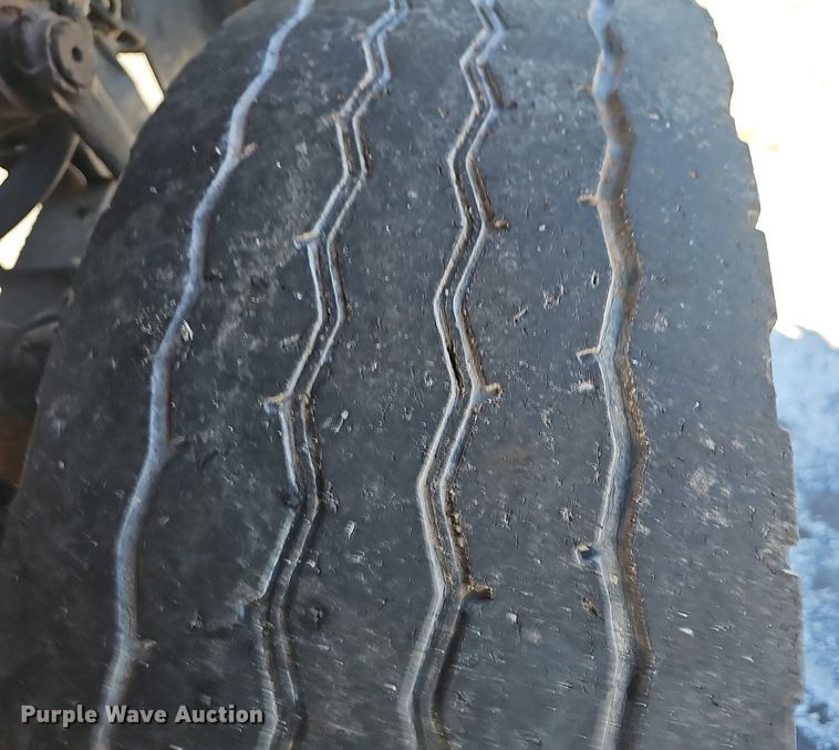 image for item EJ5882 2006 International 7400 dump truck