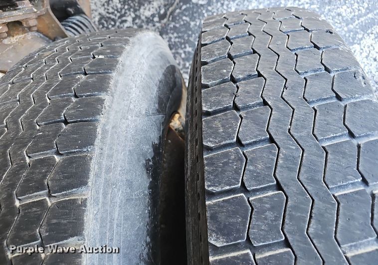 image for item EJ5882 2006 International 7400 dump truck