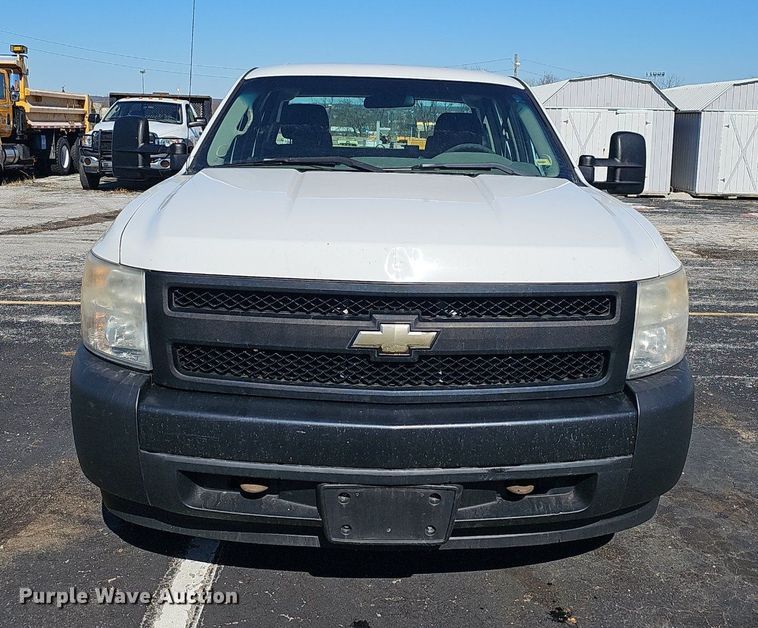 image for item EJ5883 2008 Chevrolet Silverado 1500 Crew Cab pickup truck