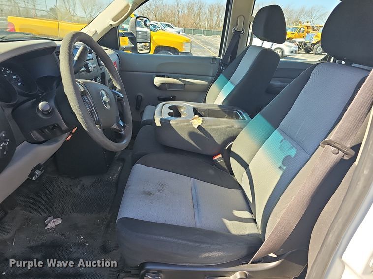 image for item EJ5883 2008 Chevrolet Silverado 1500 Crew Cab pickup truck