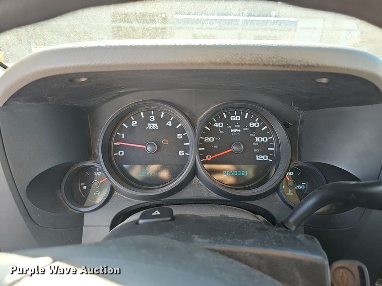 image for item EJ5883 2008 Chevrolet Silverado 1500 Crew Cab pickup truck