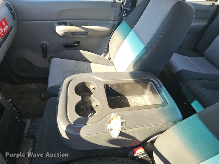 image for item EJ5883 2008 Chevrolet Silverado 1500 Crew Cab pickup truck