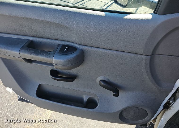 image for item EJ5883 2008 Chevrolet Silverado 1500 Crew Cab pickup truck