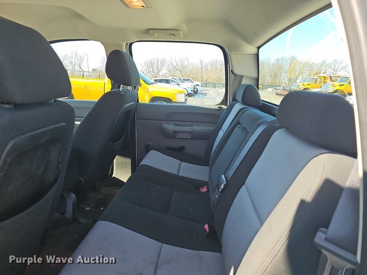 image for item EJ5883 2008 Chevrolet Silverado 1500 Crew Cab pickup truck