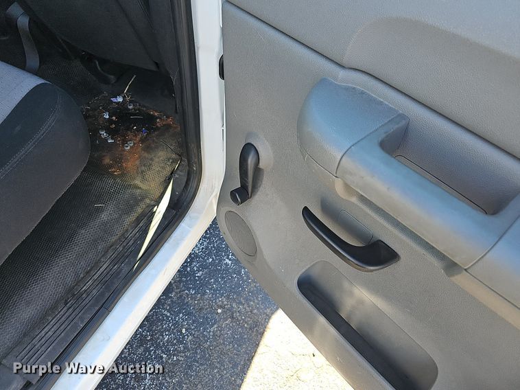 image for item EJ5883 2008 Chevrolet Silverado 1500 Crew Cab pickup truck