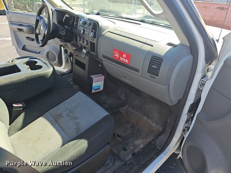 image for item EJ5883 2008 Chevrolet Silverado 1500 Crew Cab pickup truck