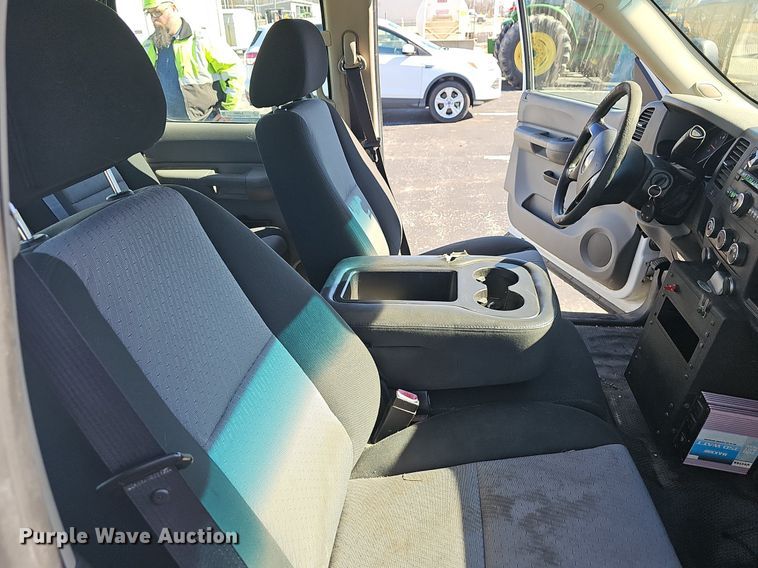 image for item EJ5883 2008 Chevrolet Silverado 1500 Crew Cab pickup truck