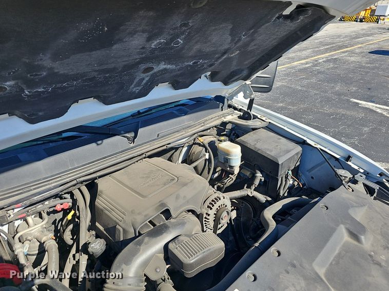 image for item EJ5883 2008 Chevrolet Silverado 1500 Crew Cab pickup truck