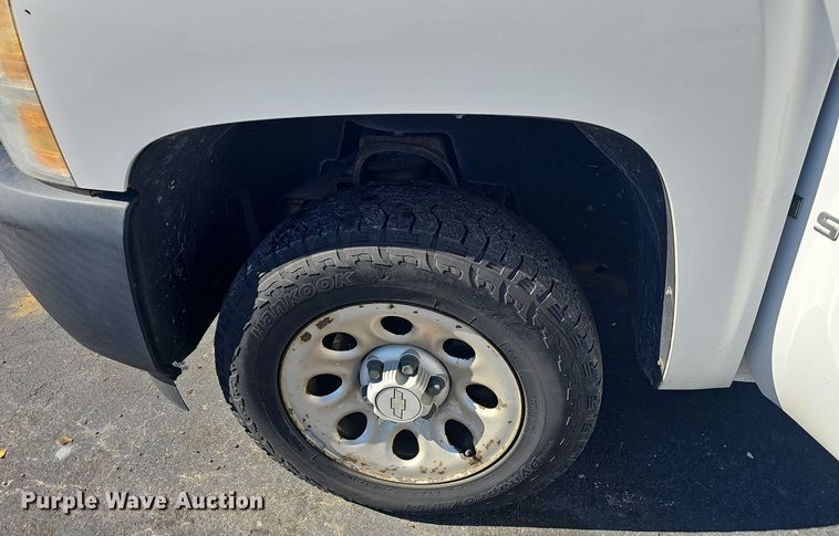 image for item EJ5883 2008 Chevrolet Silverado 1500 Crew Cab pickup truck