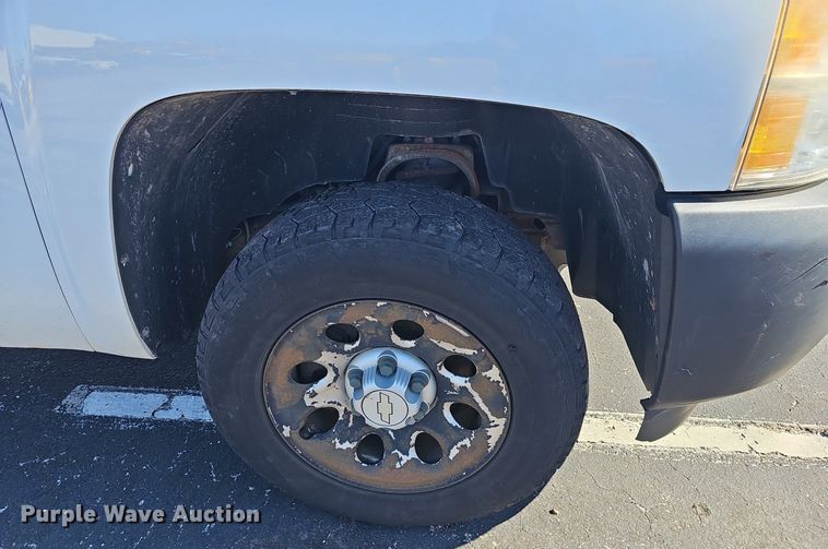 image for item EJ5883 2008 Chevrolet Silverado 1500 Crew Cab pickup truck