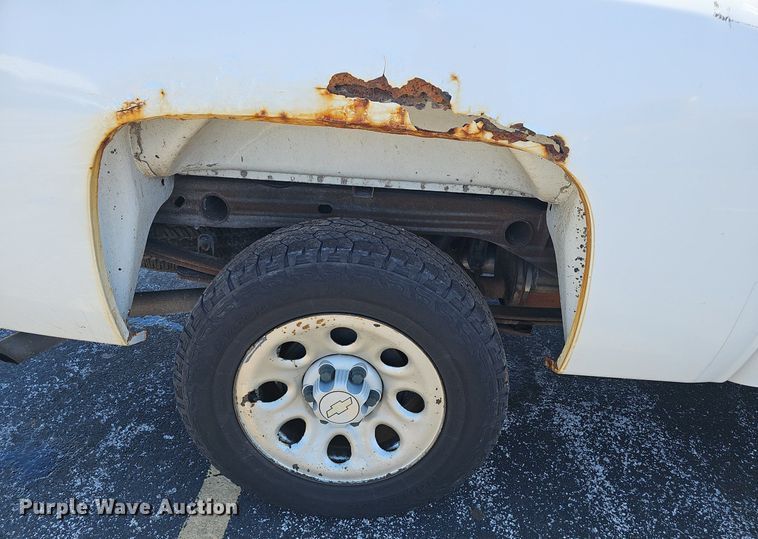 image for item EJ5883 2008 Chevrolet Silverado 1500 Crew Cab pickup truck