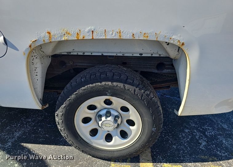 image for item EJ5883 2008 Chevrolet Silverado 1500 Crew Cab pickup truck