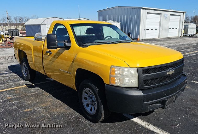 image for item EJ5884 2007 Chevrolet Silverado 1500 pickup truck