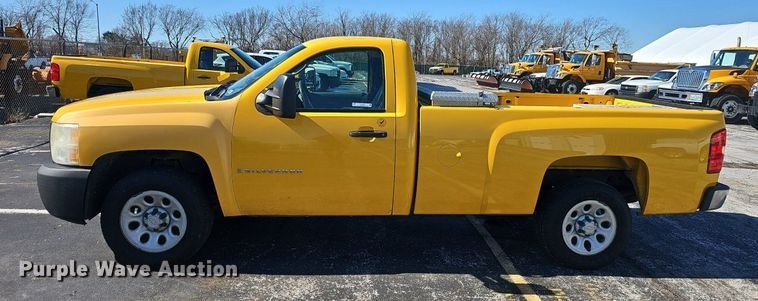 image for item EJ5884 2007 Chevrolet Silverado 1500 pickup truck
