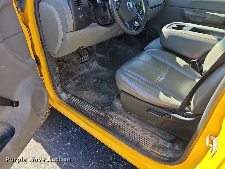 image for item EJ5884 2007 Chevrolet Silverado 1500 pickup truck