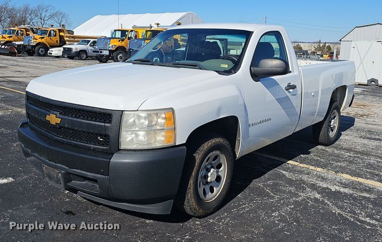 image for item EJ5887 2008 Chevrolet Silverado 1500 pickup truck