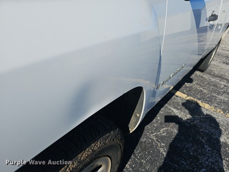 image for item EJ5887 2008 Chevrolet Silverado 1500 pickup truck