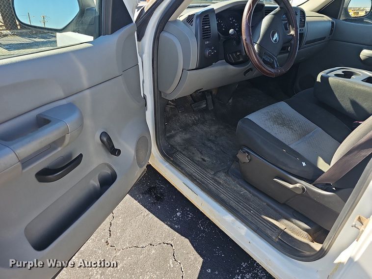 image for item EJ5887 2008 Chevrolet Silverado 1500 pickup truck