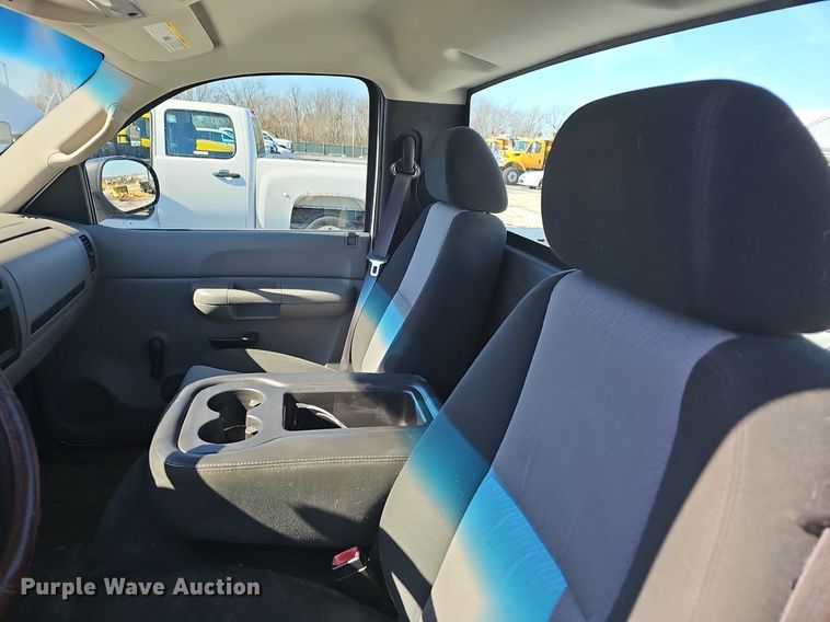 image for item EJ5887 2008 Chevrolet Silverado 1500 pickup truck