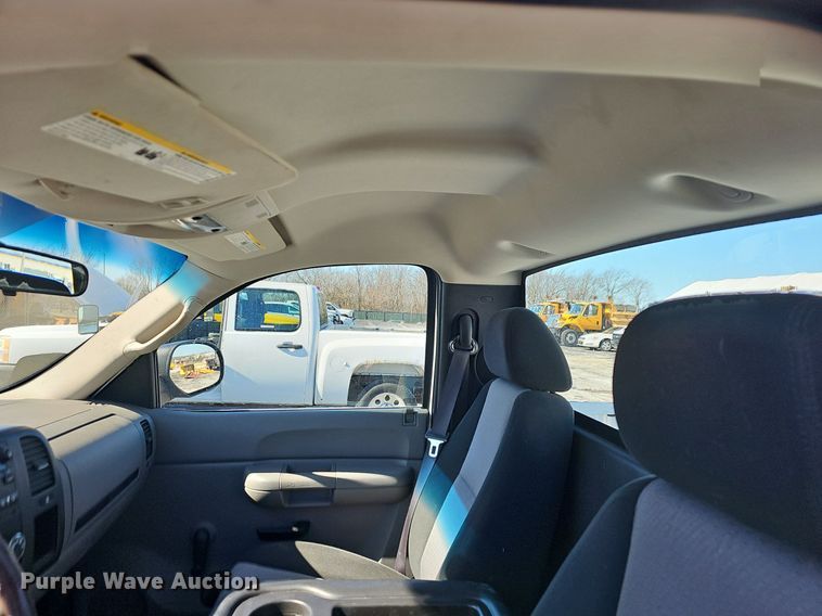 image for item EJ5887 2008 Chevrolet Silverado 1500 pickup truck