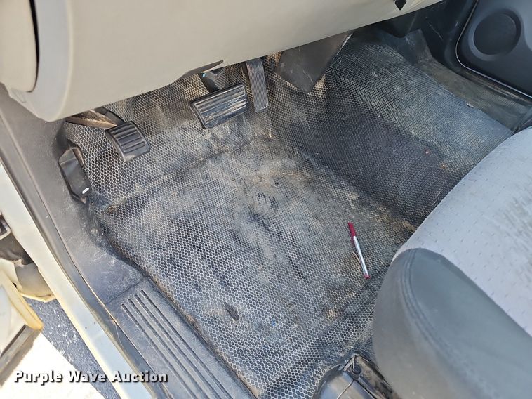 image for item EJ5887 2008 Chevrolet Silverado 1500 pickup truck