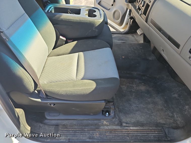 image for item EJ5887 2008 Chevrolet Silverado 1500 pickup truck