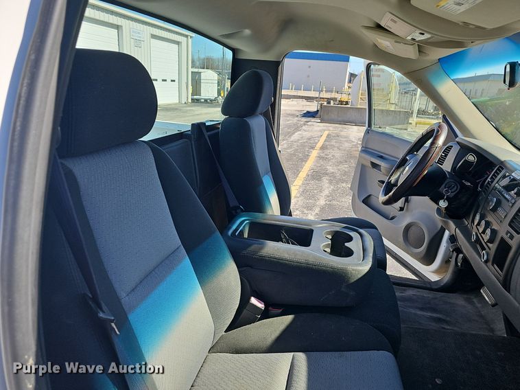 image for item EJ5887 2008 Chevrolet Silverado 1500 pickup truck