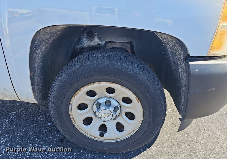 image for item EJ5887 2008 Chevrolet Silverado 1500 pickup truck