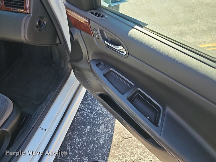 image for item EJ5888 2011 Chevrolet Impala LS 