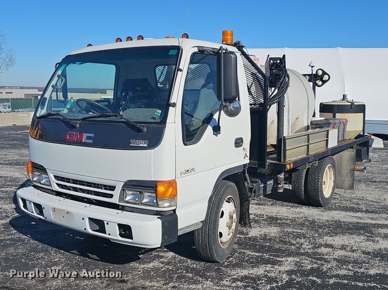 image for item EJ5890 2001 Isuzu NQR flatbed truck