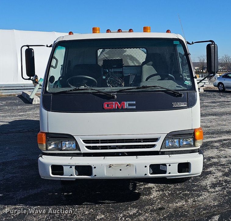 image for item EJ5890 2001 Isuzu NQR flatbed truck