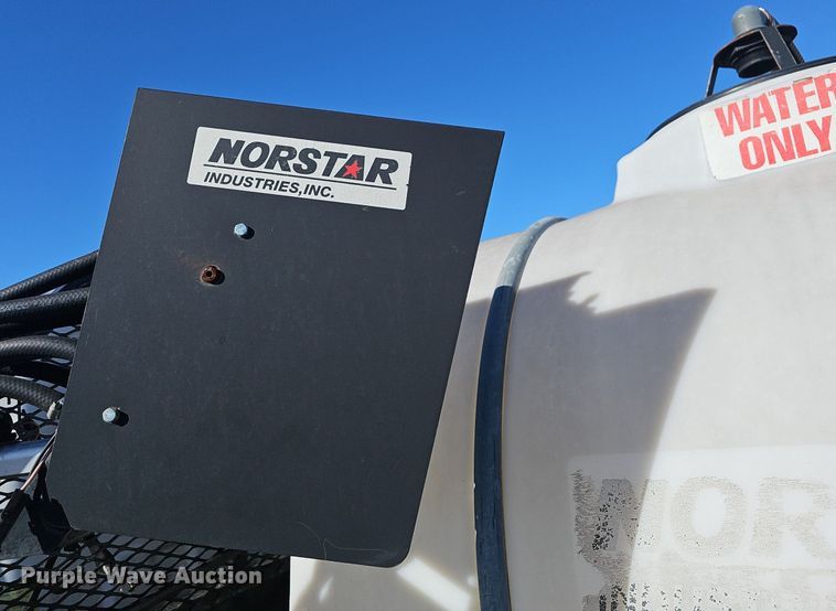 image for item EJ5890 2001 Isuzu NQR flatbed truck