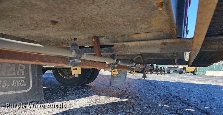 image for item EJ5890 2001 Isuzu NQR flatbed truck