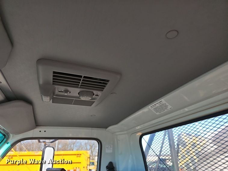 image for item EJ5890 2001 Isuzu NQR flatbed truck