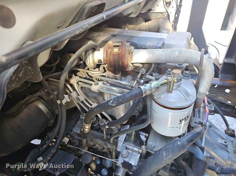 image for item EJ5890 2001 Isuzu NQR flatbed truck