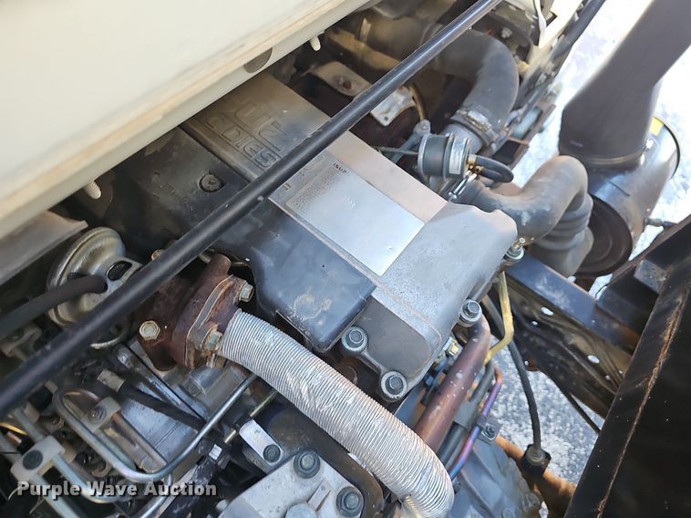 image for item EJ5890 2001 Isuzu NQR flatbed truck