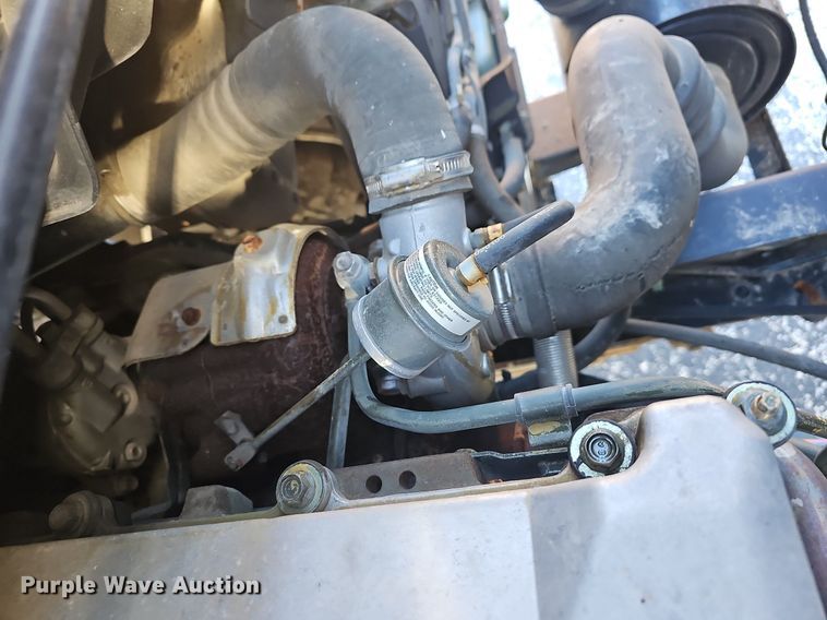 image for item EJ5890 2001 Isuzu NQR flatbed truck