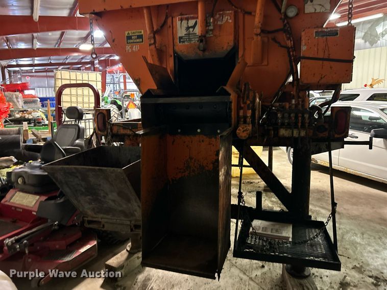 image for item EK4042 UniBelt/PB Loader BC-3SM pothole patcher