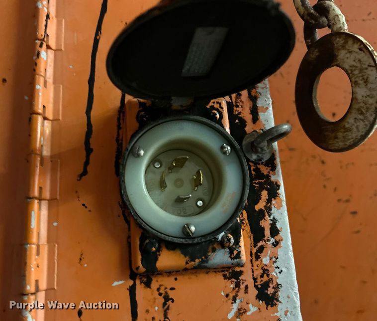 image for item EK4042 UniBelt/PB Loader BC-3SM pothole patcher